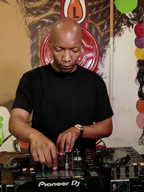 JAYDEE – Piano Pholas Mix | Kasi Sessions Live at Kasi Co-Lab